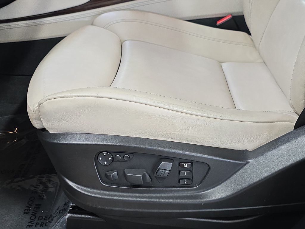 Used 2010 Blue Water Metallic BMW ActiveHybrid image 27