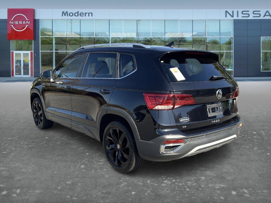 Used 2023 Deep Black Volkswagen SE image 7