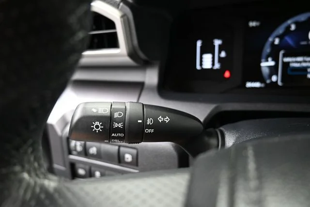 Used 2025 White Toyota SR5 image 29