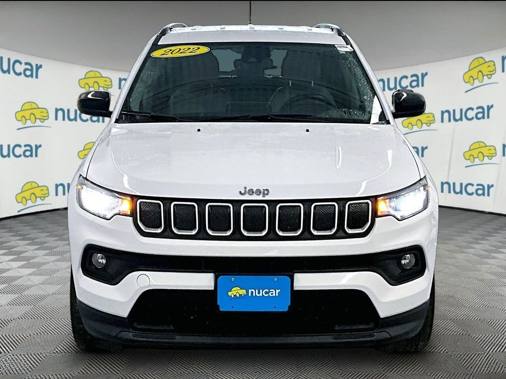 Used 2022 White Jeep Latitude image 2