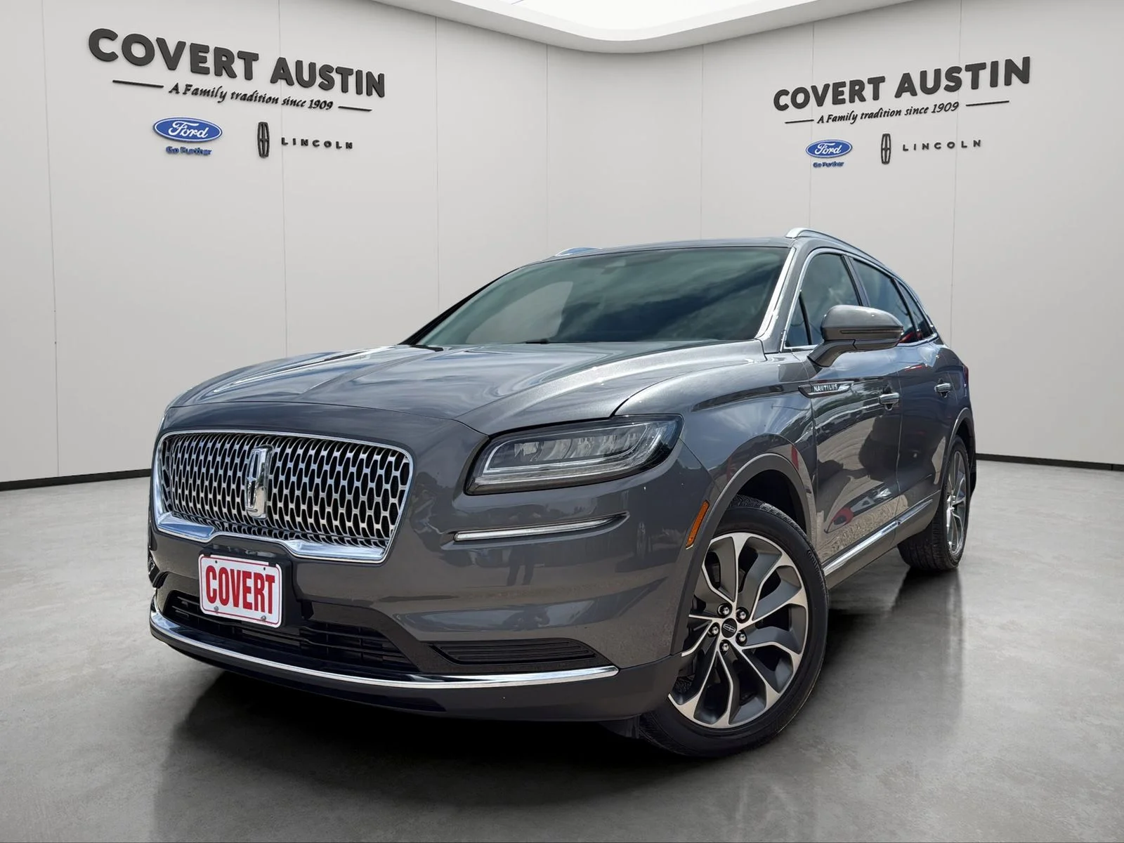 Used 2023 Gray Lincoln Reserve image 1