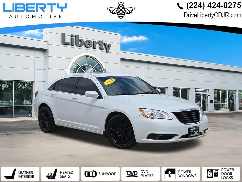 2013 Chrysler 200 Limited's photo