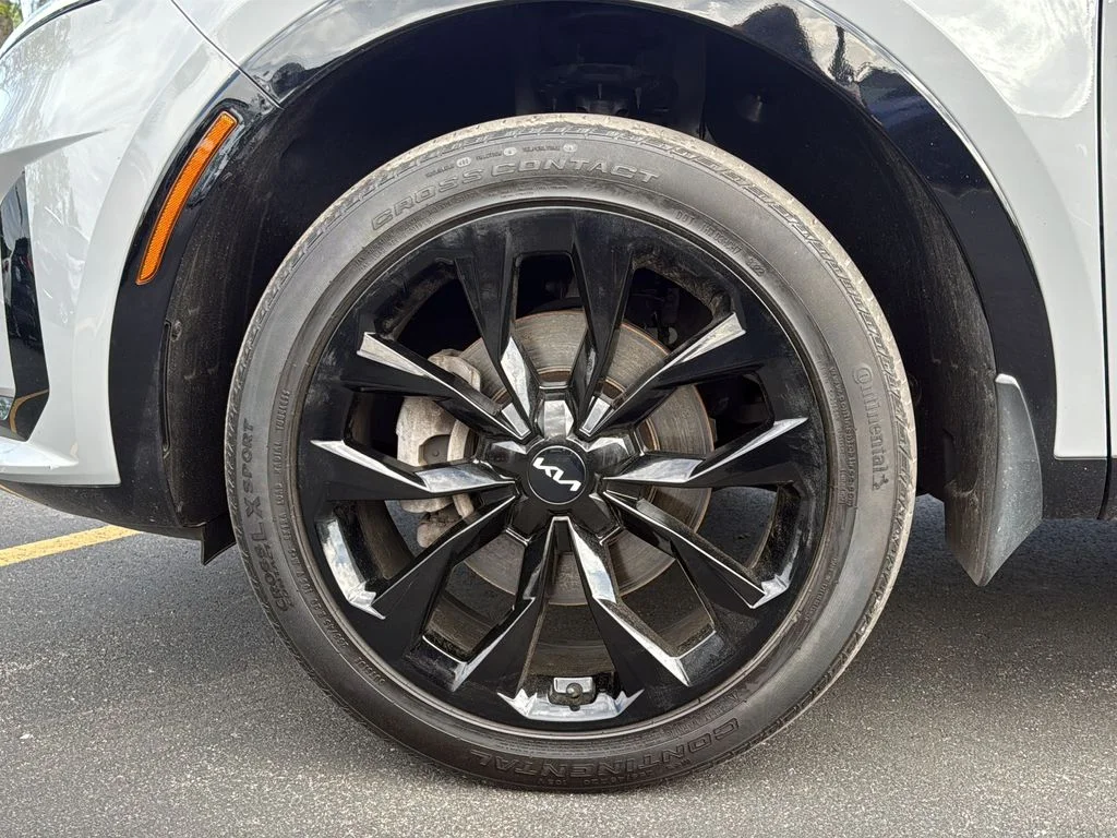 Used 2023 Gray Kia SX image 9