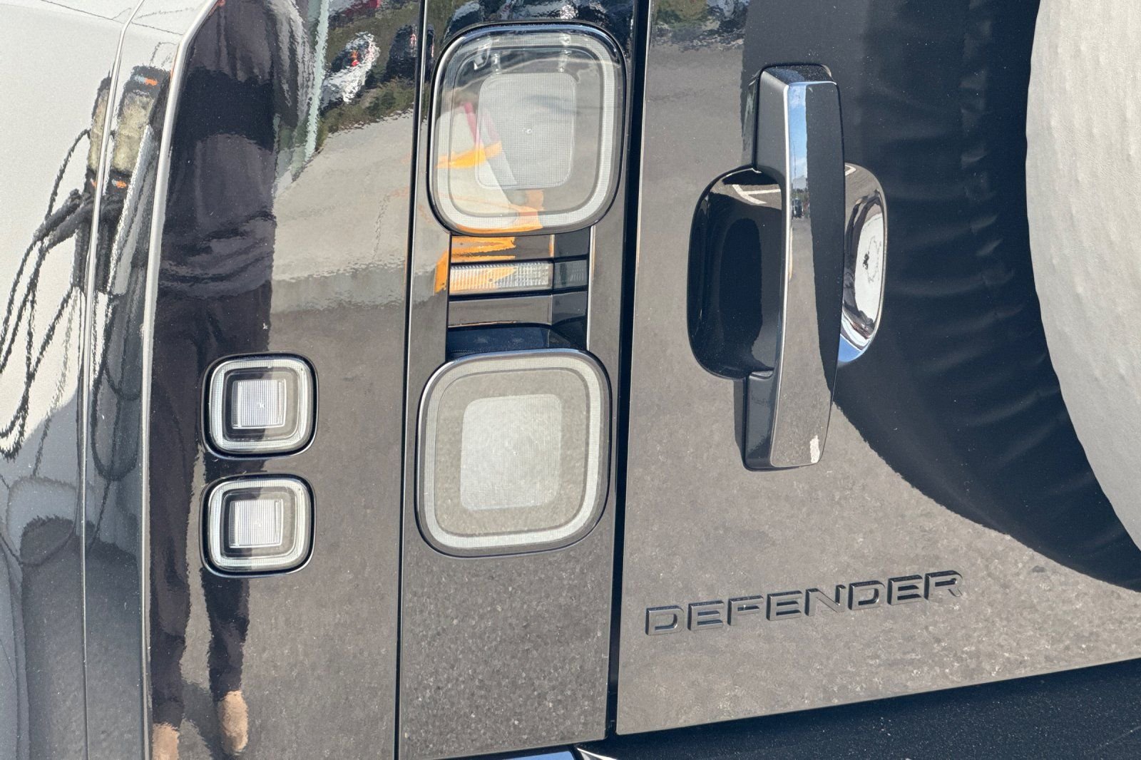 New 2026 Santorini Black Land Rover S image 34