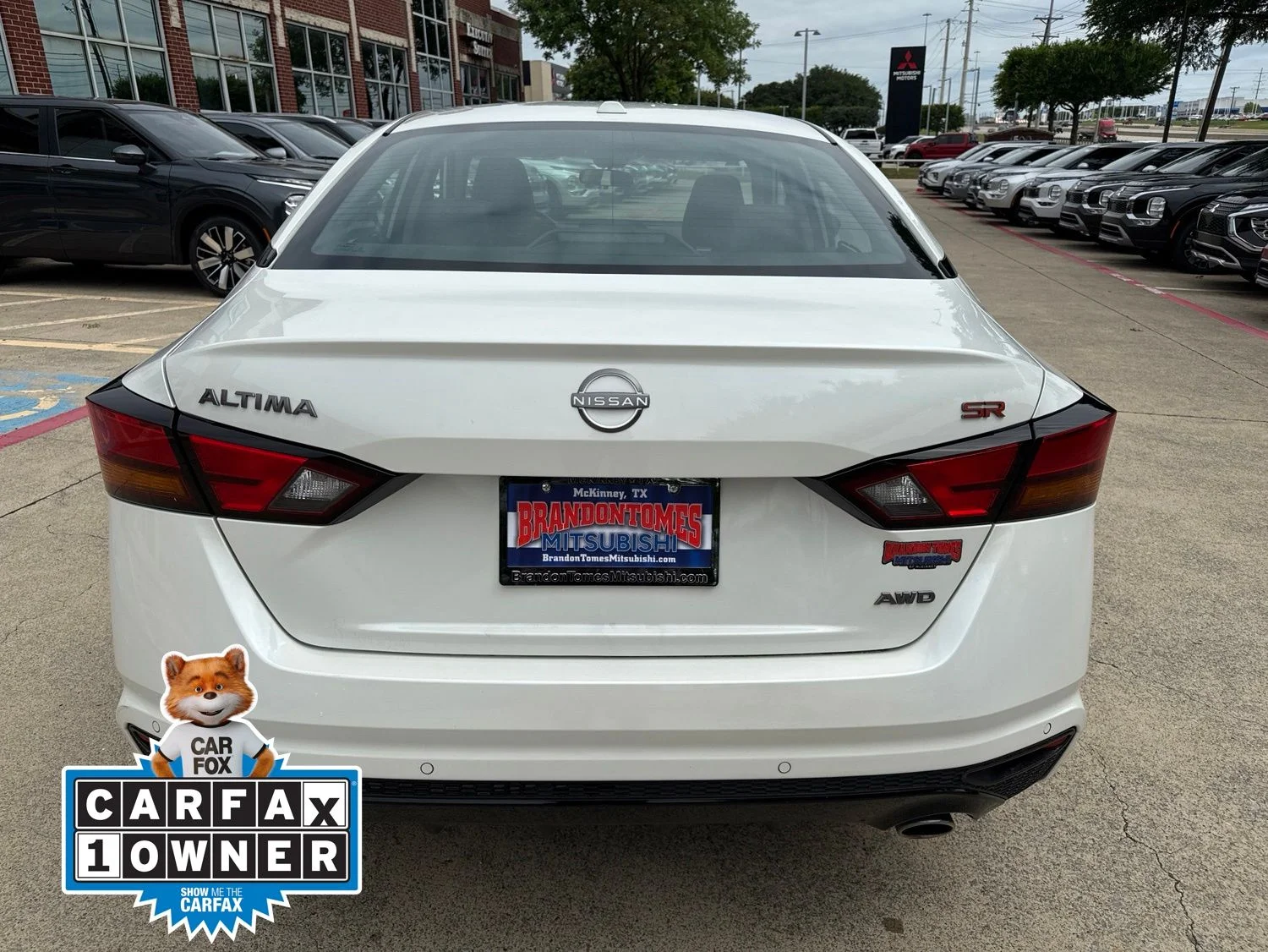 Used 2024 White Nissan 2.5 SR image 4