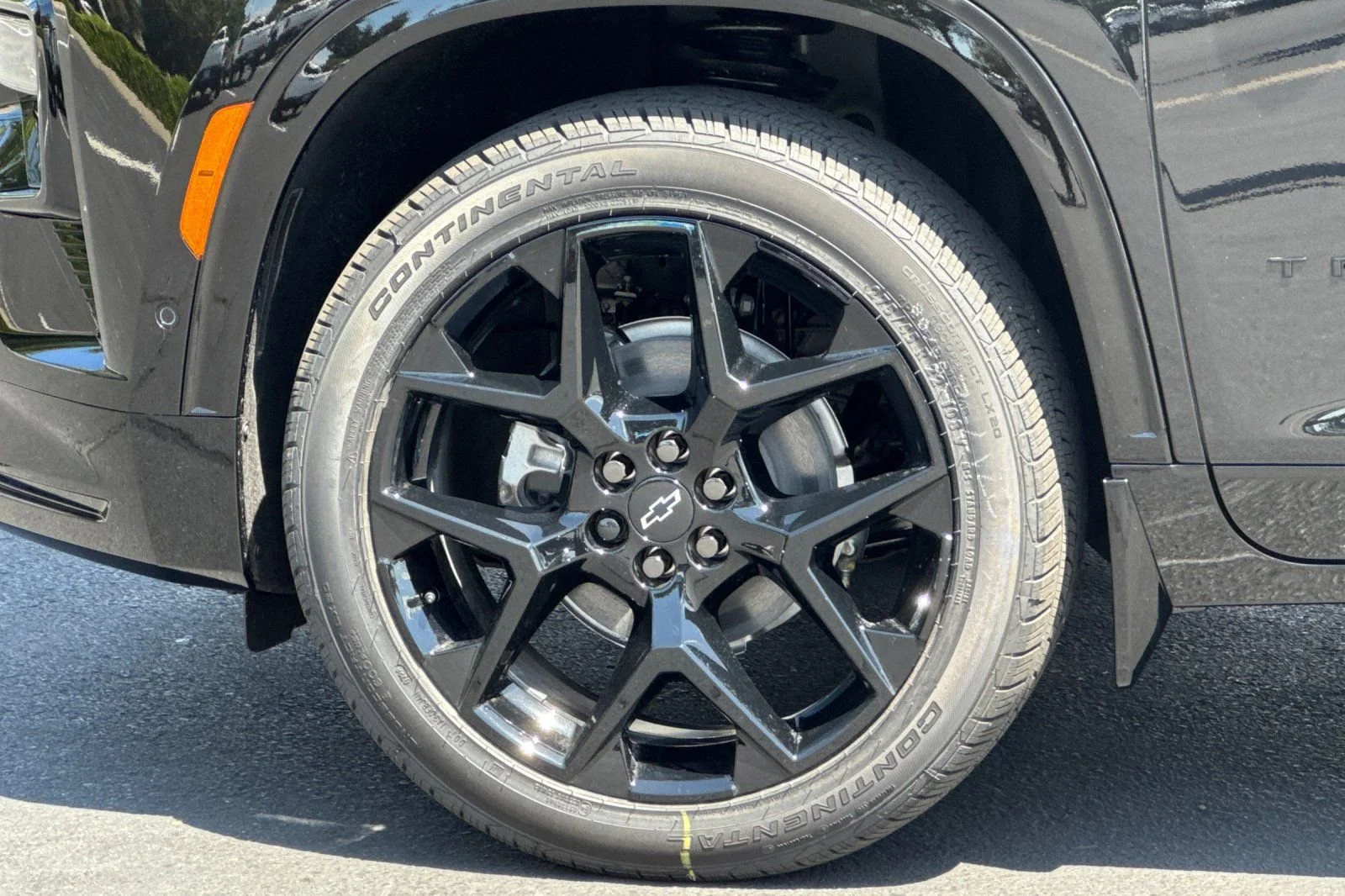 New 2026 Mosaic Black Metallic Chevrolet RS image 25