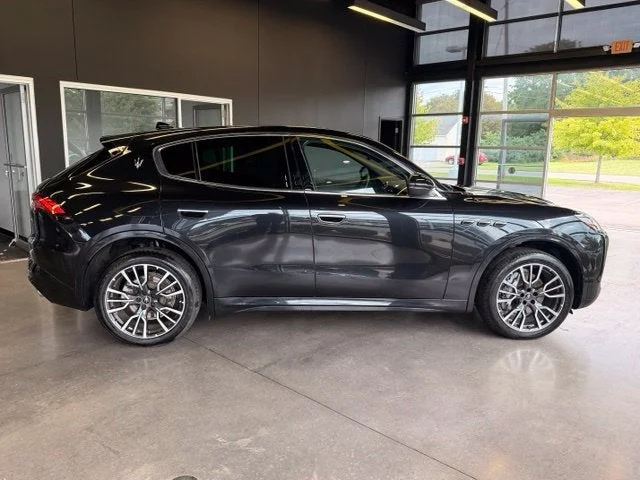 Used 2025 Black Maserati Base image 6