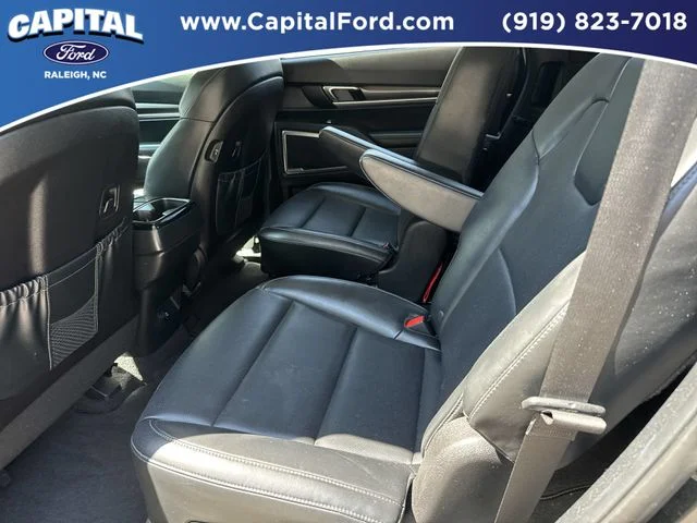 Used 2025 Black Kia S image 18