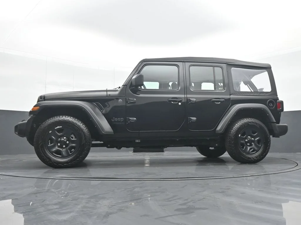 Used 2022 Black Jeep Unlimited Sport image 26