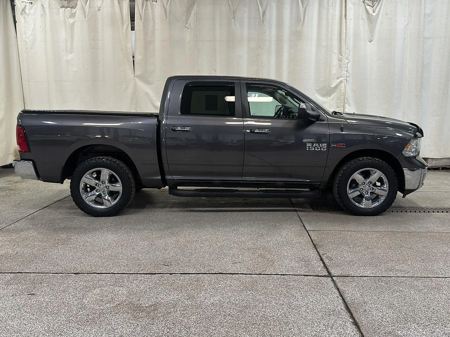 Used 2016 Granite Crystal Metallic Clearcoat Ram Big Horn image 7