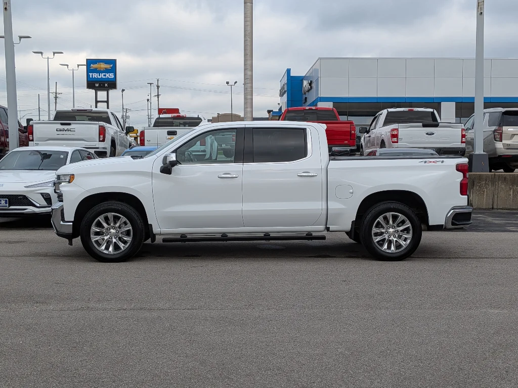 Used 2022 Summit White Chevrolet LTZ image 7