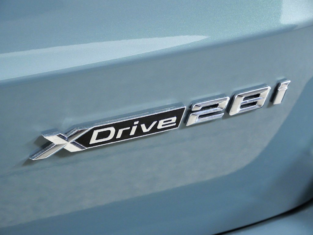 Used 2026 Cape York Green Metallic BMW xDrive28i image 13