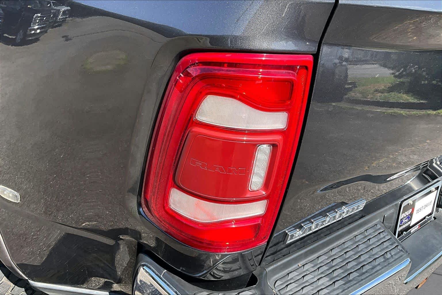 Used 2021 Granite Crystal Metallic Clearcoat Ram Laramie image 27