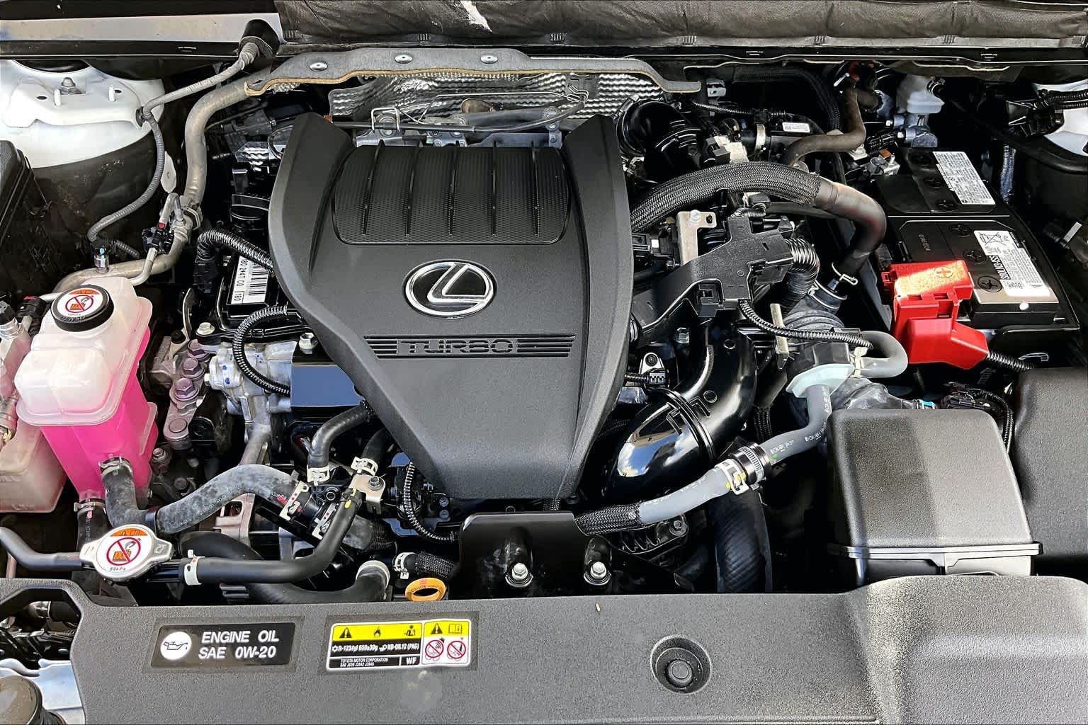 Used 2024 Ultra White Lexus F SPORT Handling image 32