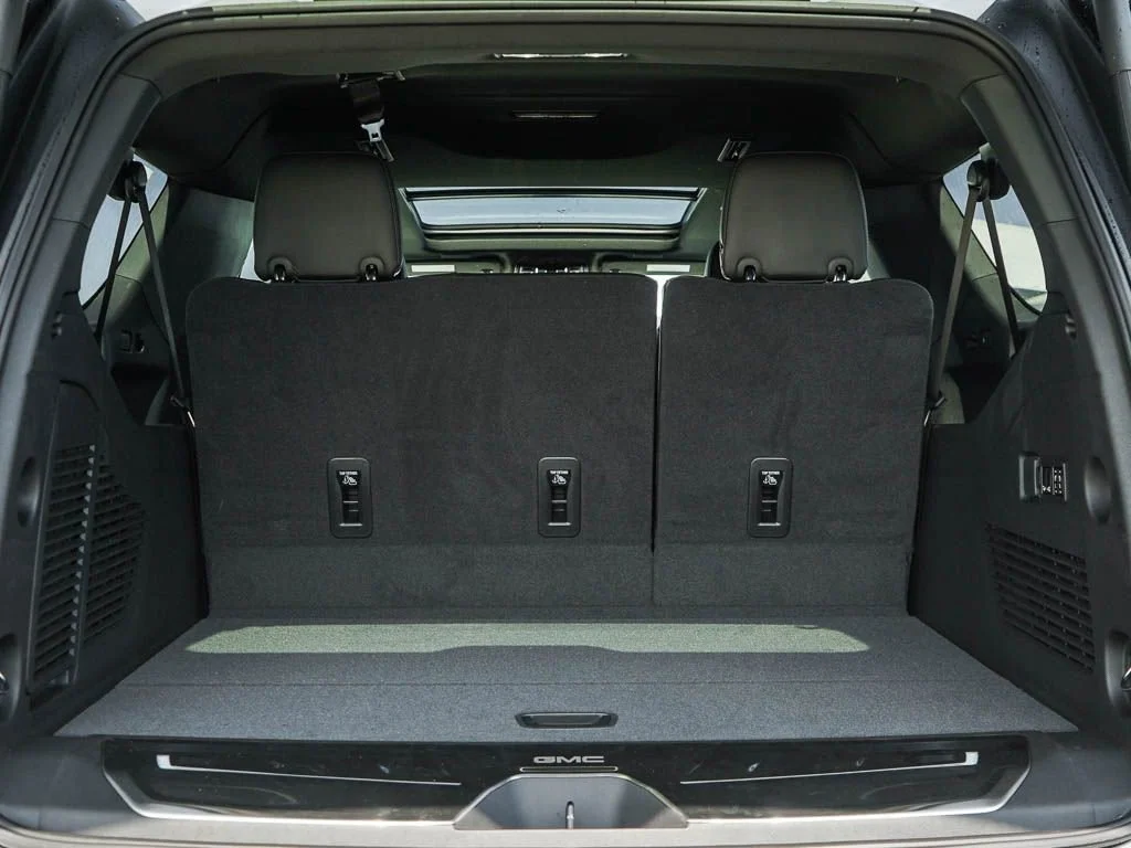2026 GMC Yukon XL AT4 Ultimate - Photo 8