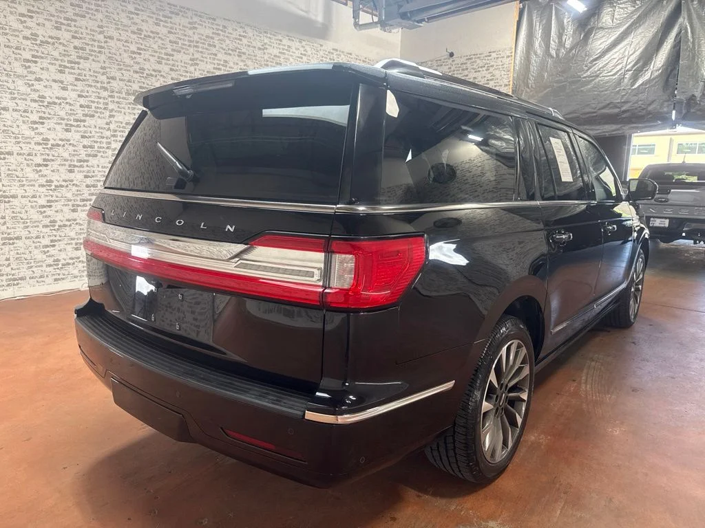 Used 2021 Infinite Black Lincoln Reserve image 7