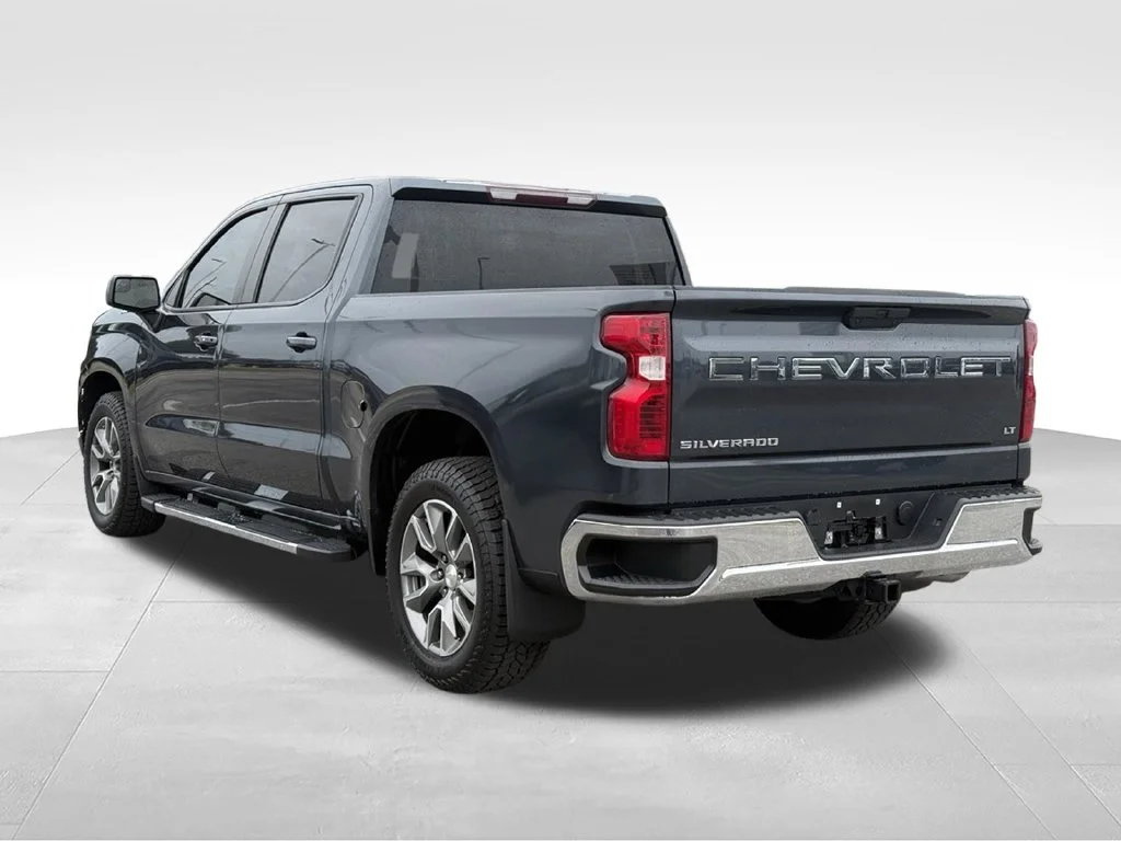 Used 2021 Gray Chevrolet LT image 3