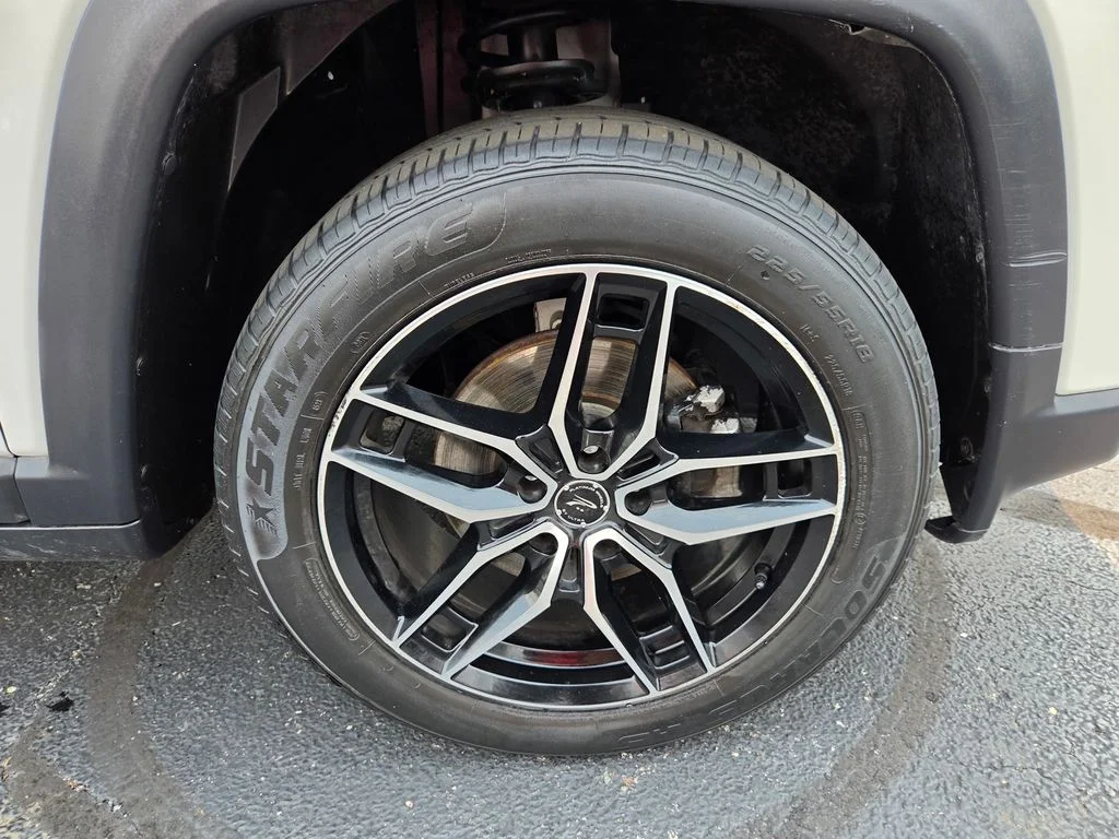 Used 2019 White Clearcoat Jeep Limited image 38