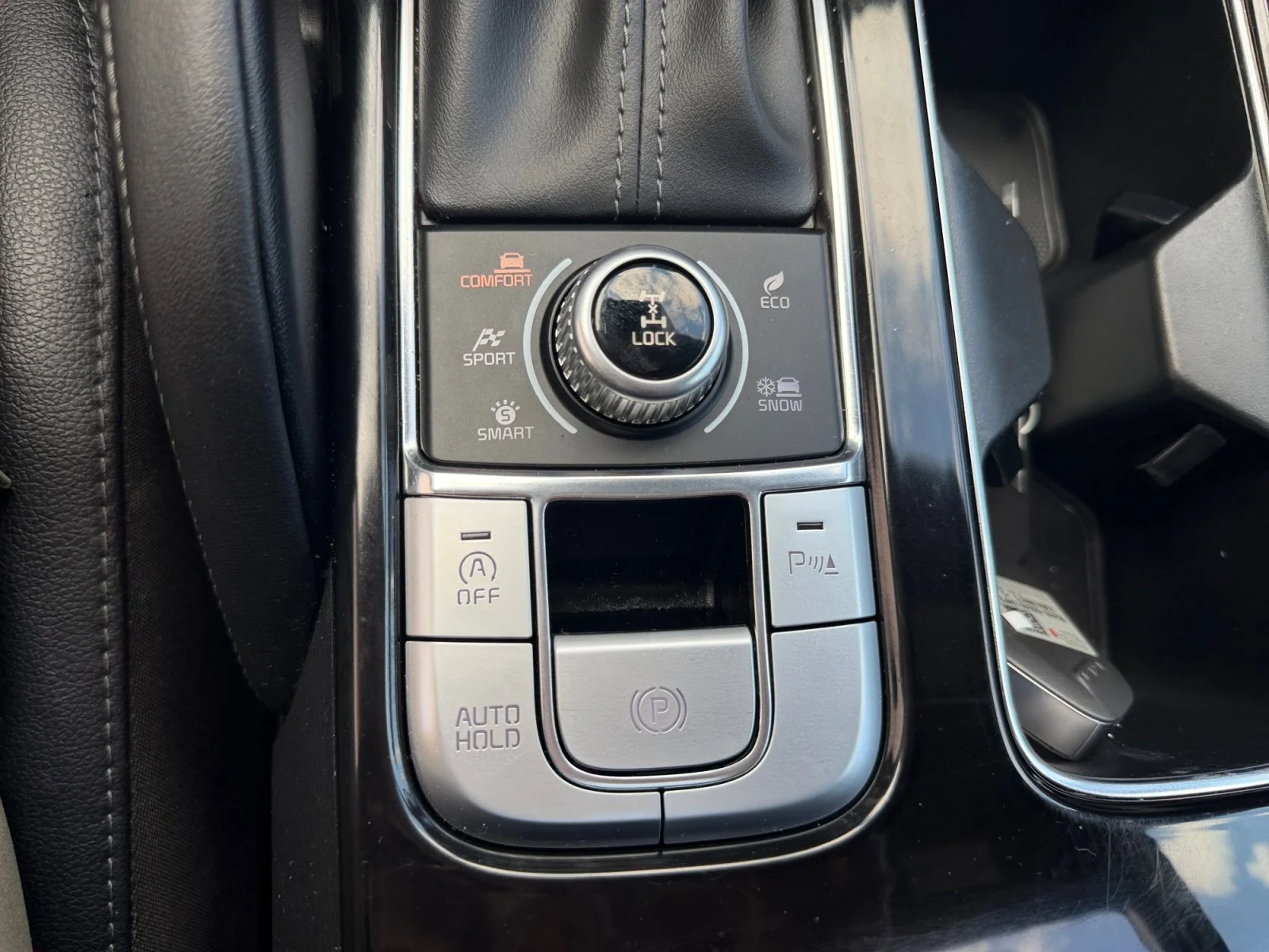 Used 2024 Wolf Gray Kia EX X-Line image 24