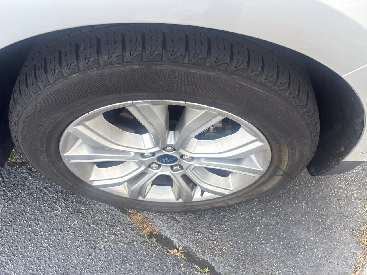 Used 2019 Ingot Silver Ford Titanium image 4