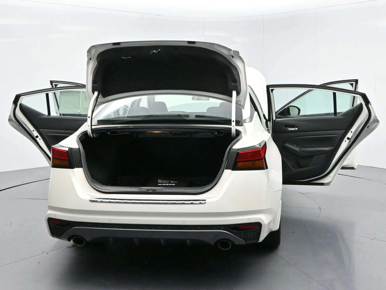 Used 2020 Pearl White Tricoat Nissan 2.5 SR image 39