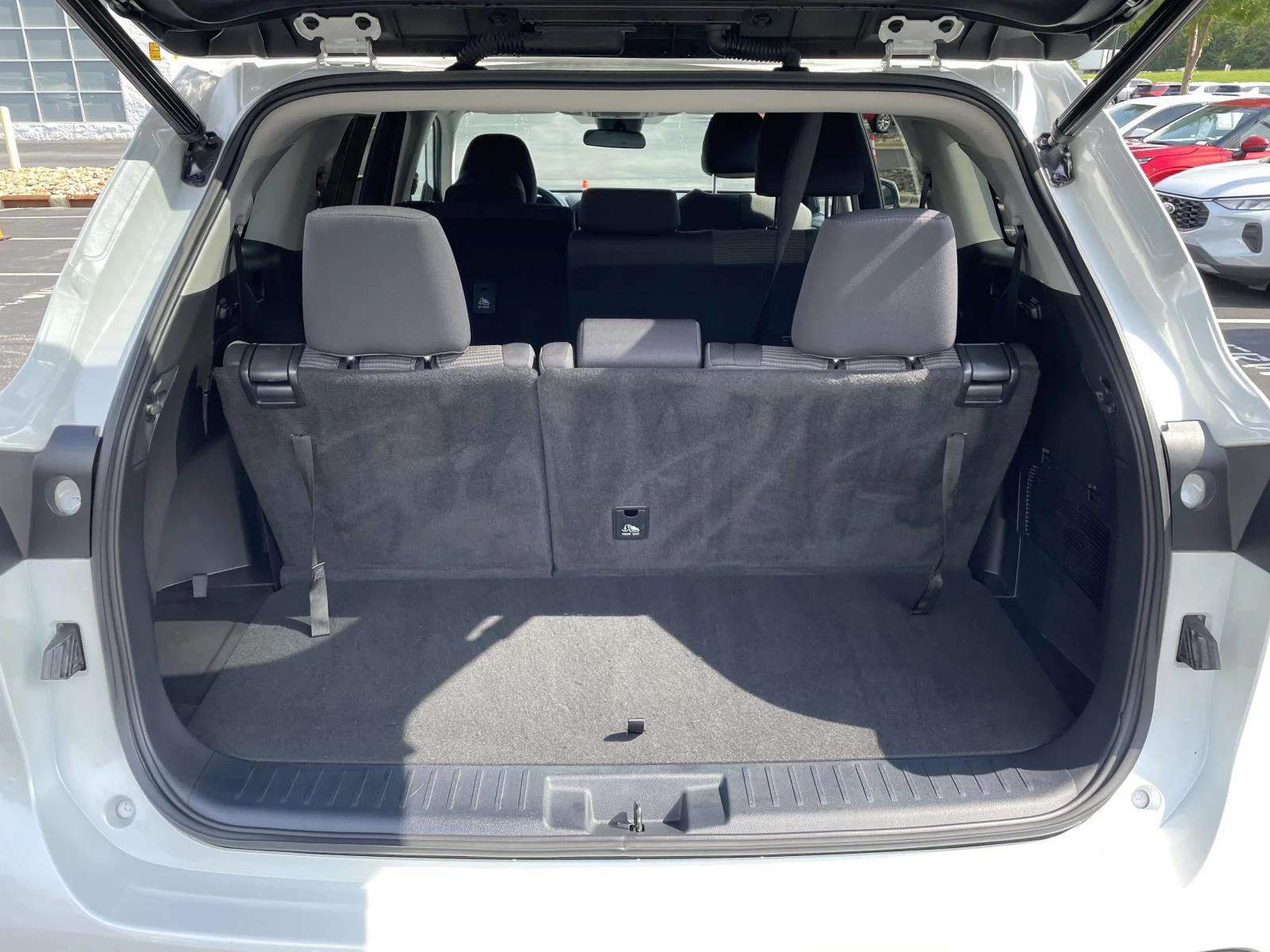 Used 2023 Off-white Toyota LE image 13