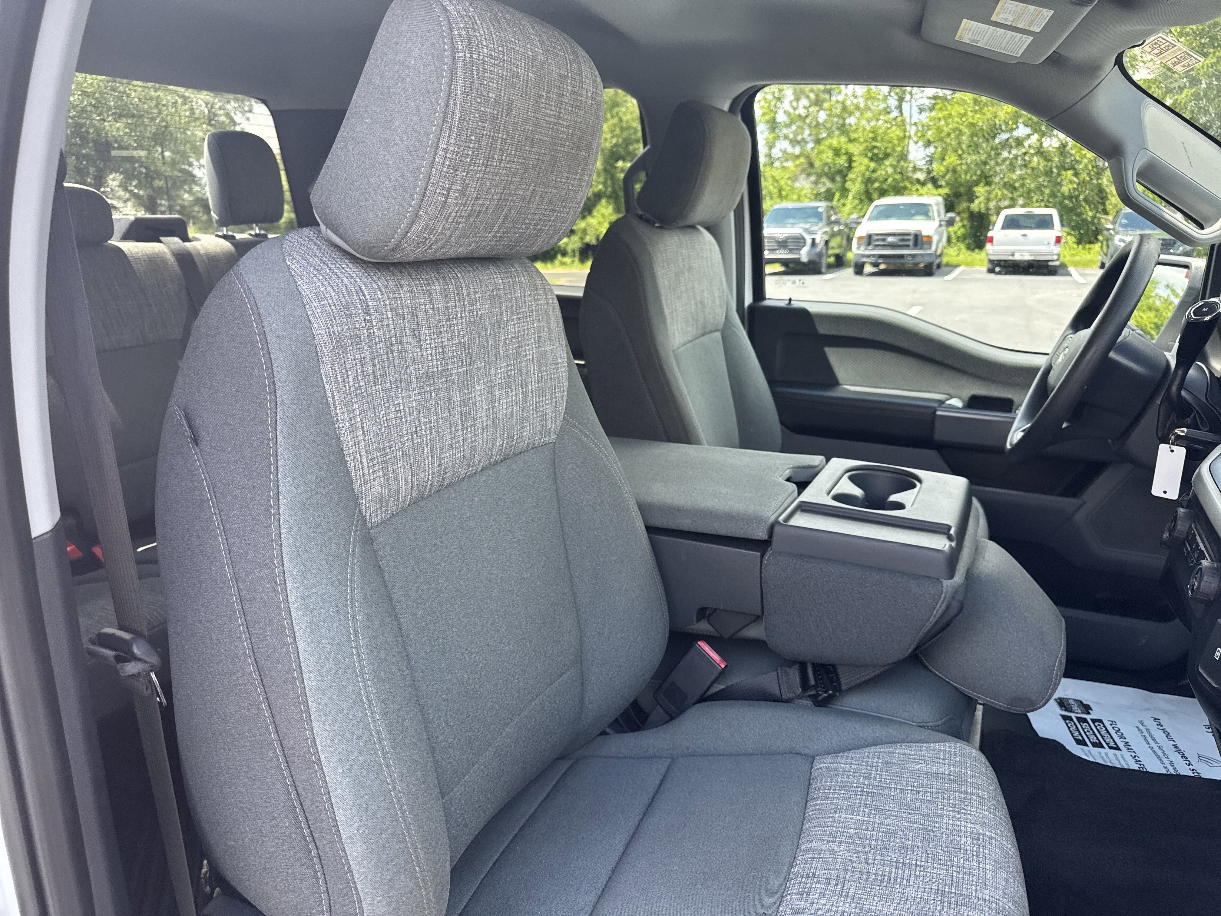 Used 2023 Oxford White Ford XLT image 33