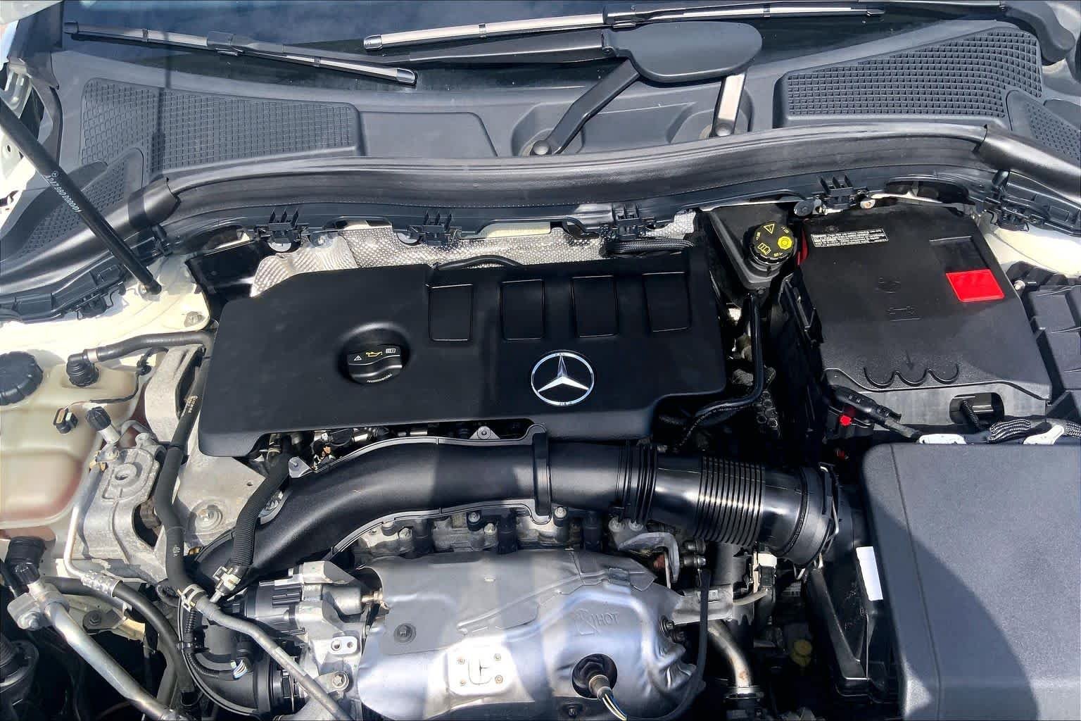 Used 2021 Polar White Mercedes-Benz GLA 250 image 29