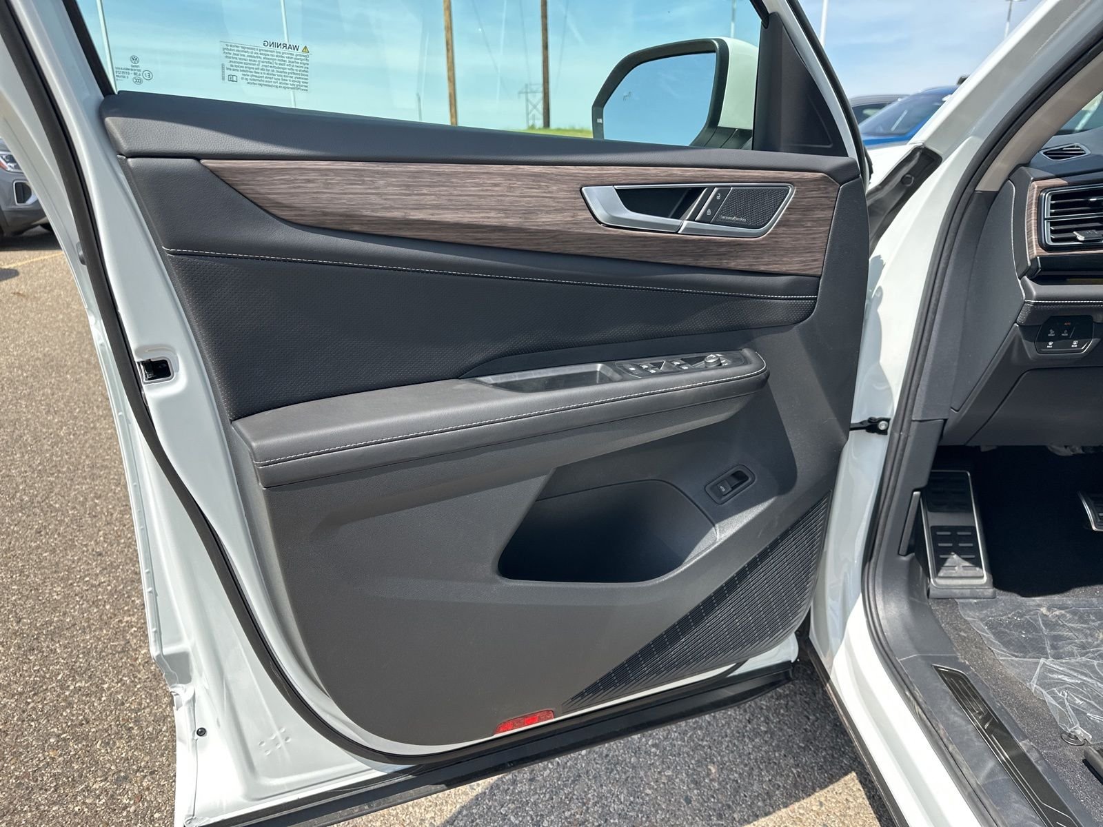 New 2026 White/off-white Volkswagen 2.0T SEL Premium R-Line image 16