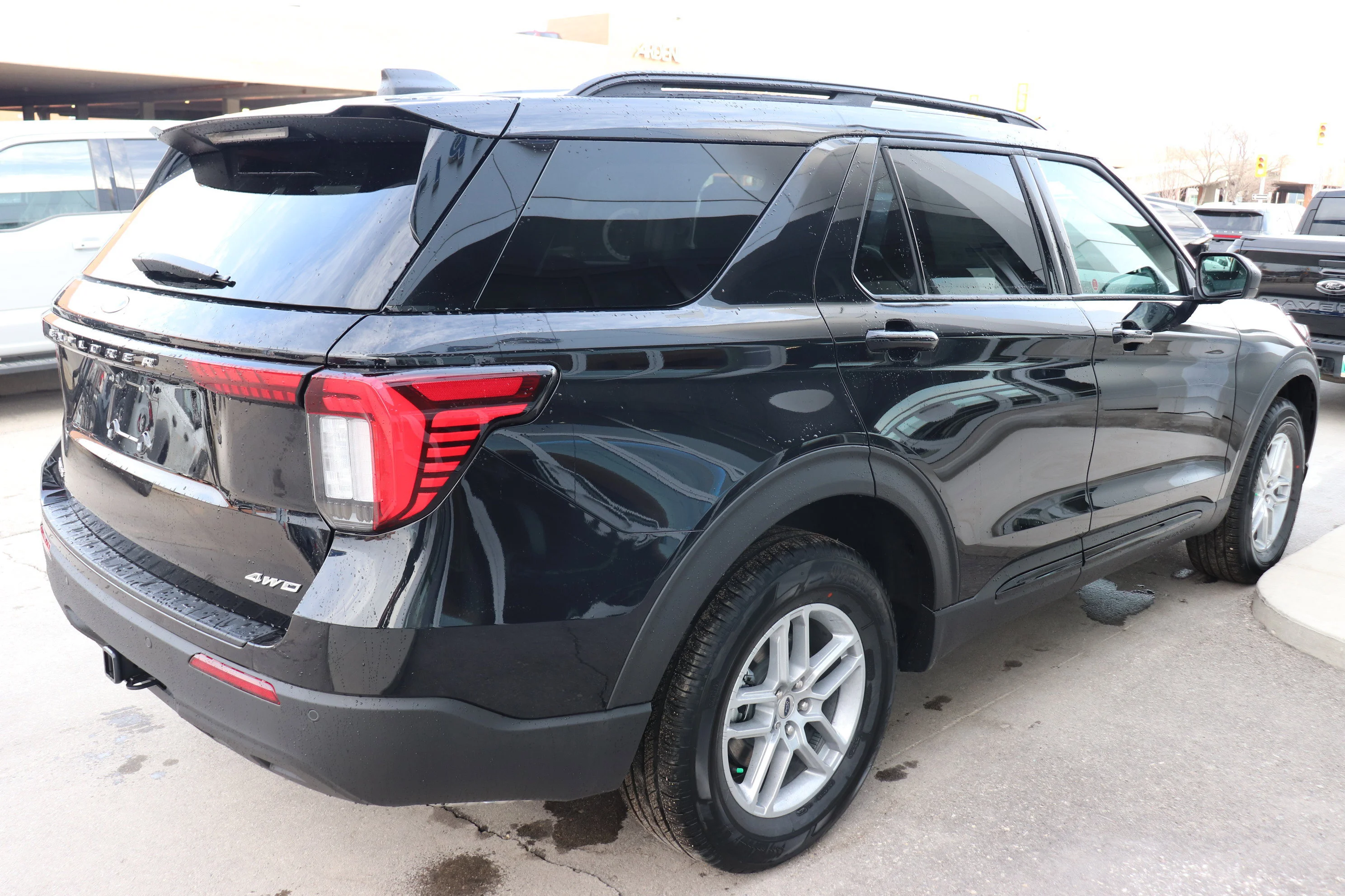 New 2026 AGATE BLACK Ford Active w/200A Pkg image 4