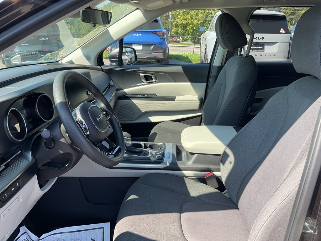 Used 2024 Panthera Metal Kia LX image 21
