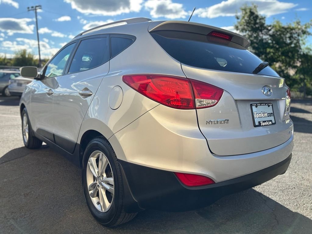 Used 2012 Diamond Silver Hyundai GLS image 9