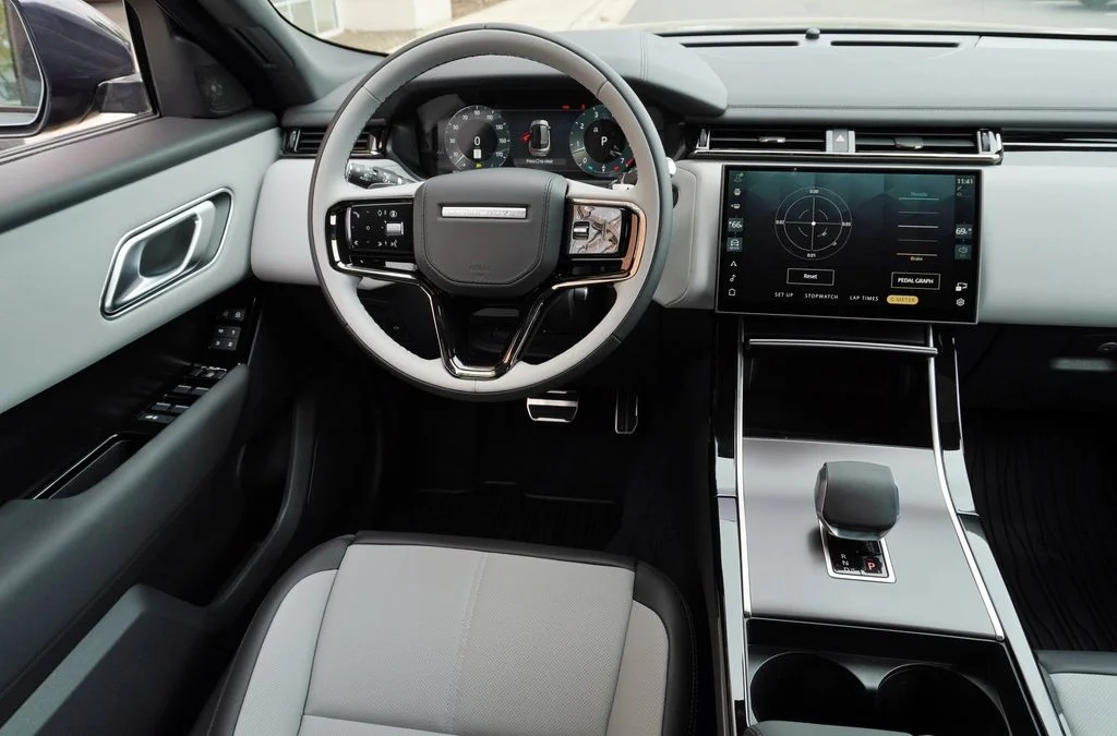 Used 2026 Gray Land Rover Dynamic SE image 15