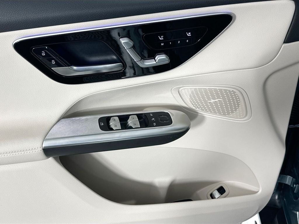 New 2026 Verde Silver Metallic Mercedes-Benz GLC 300 image 18