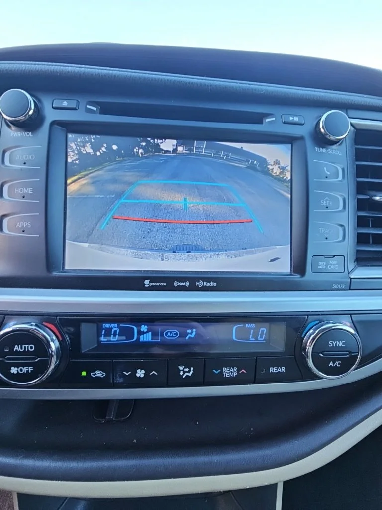Used 2017 White Toyota XLE image 35