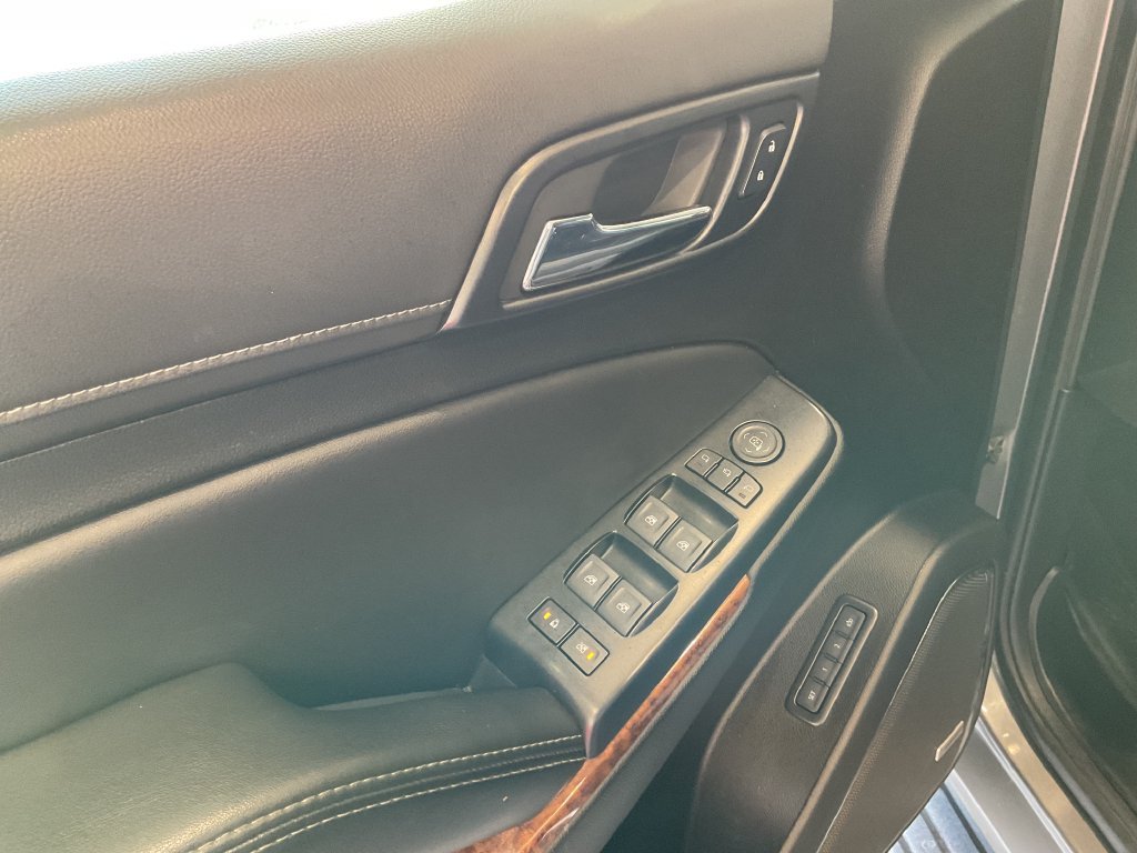Used 2020 Gray Chevrolet Premier image 15