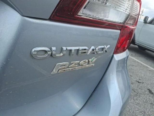 Used 2017 Silver Subaru 2.5i image 8