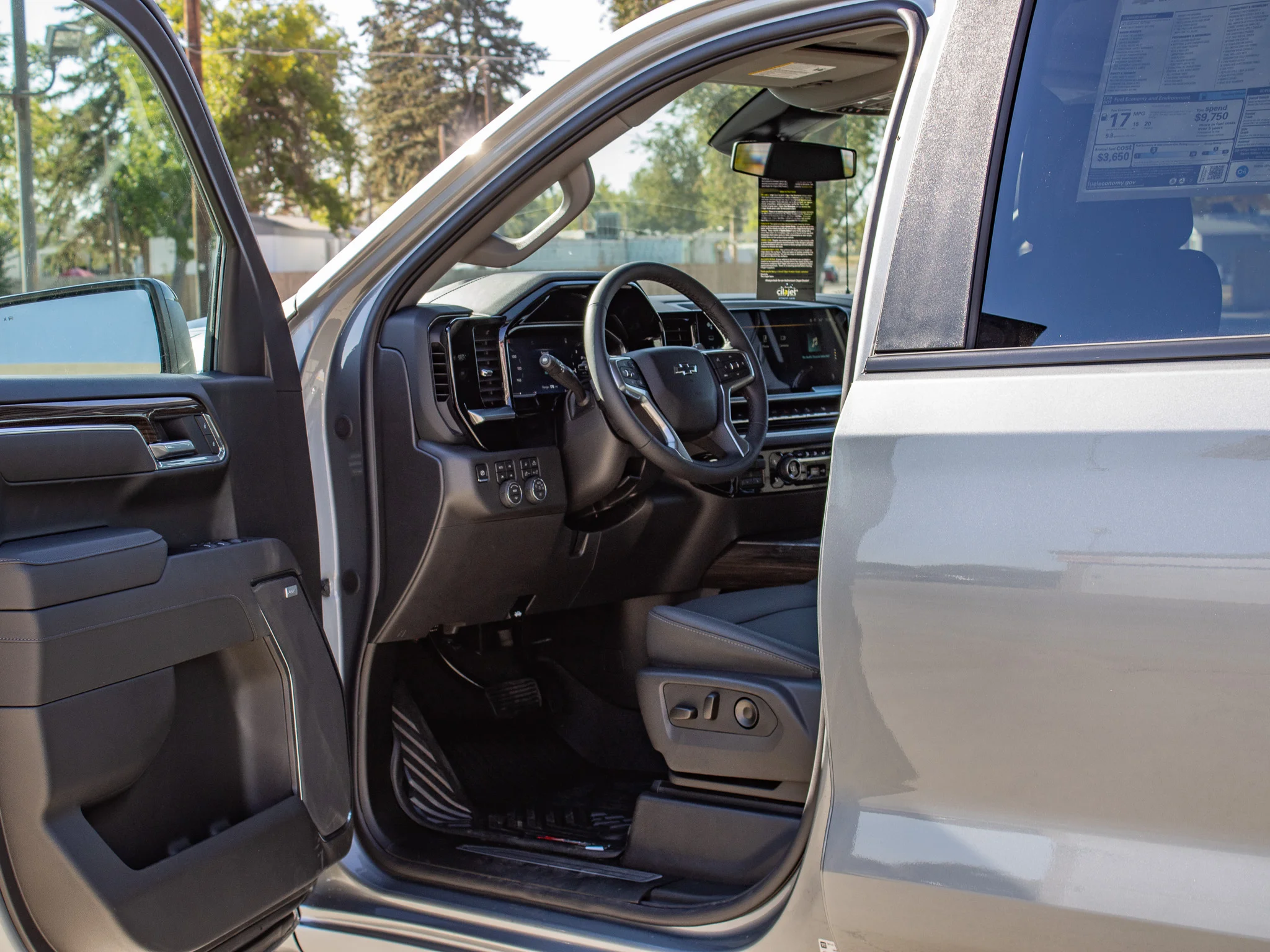 New 2026 STERLING GRAY METALLIC Chevrolet LT Trail Boss image 23