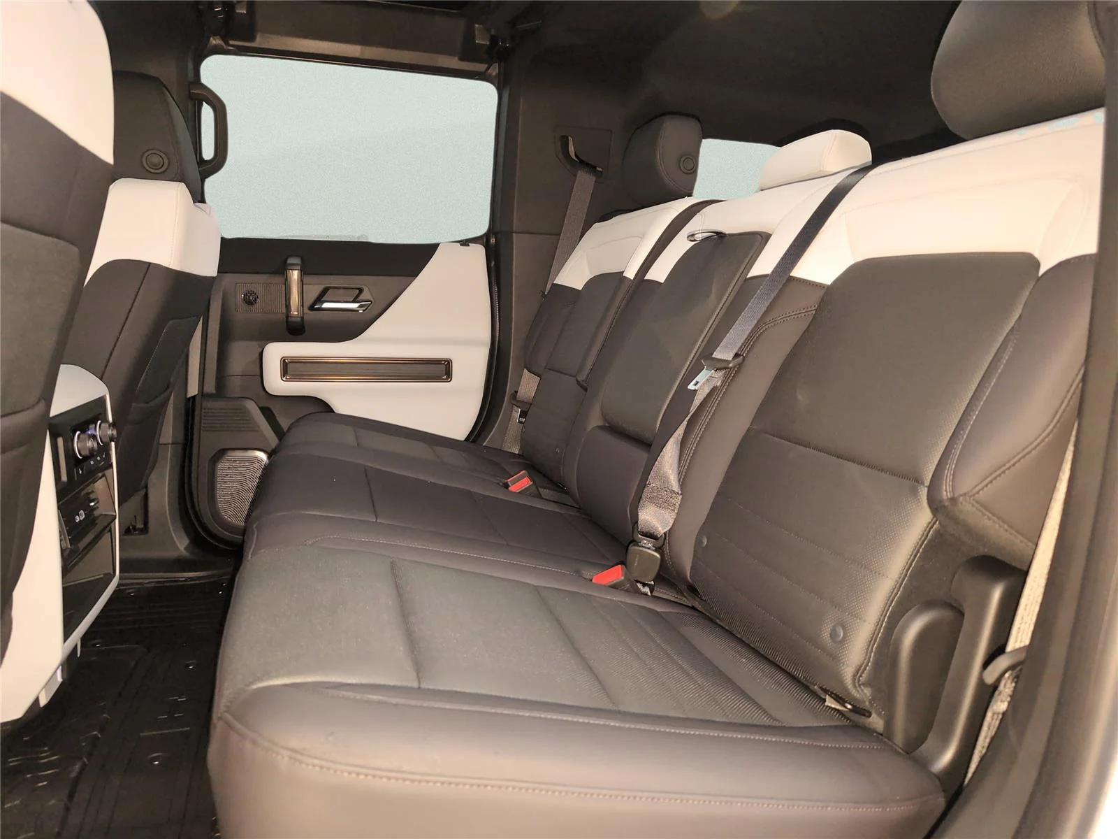 New 2025 Interstellar White GMC 2X image 28