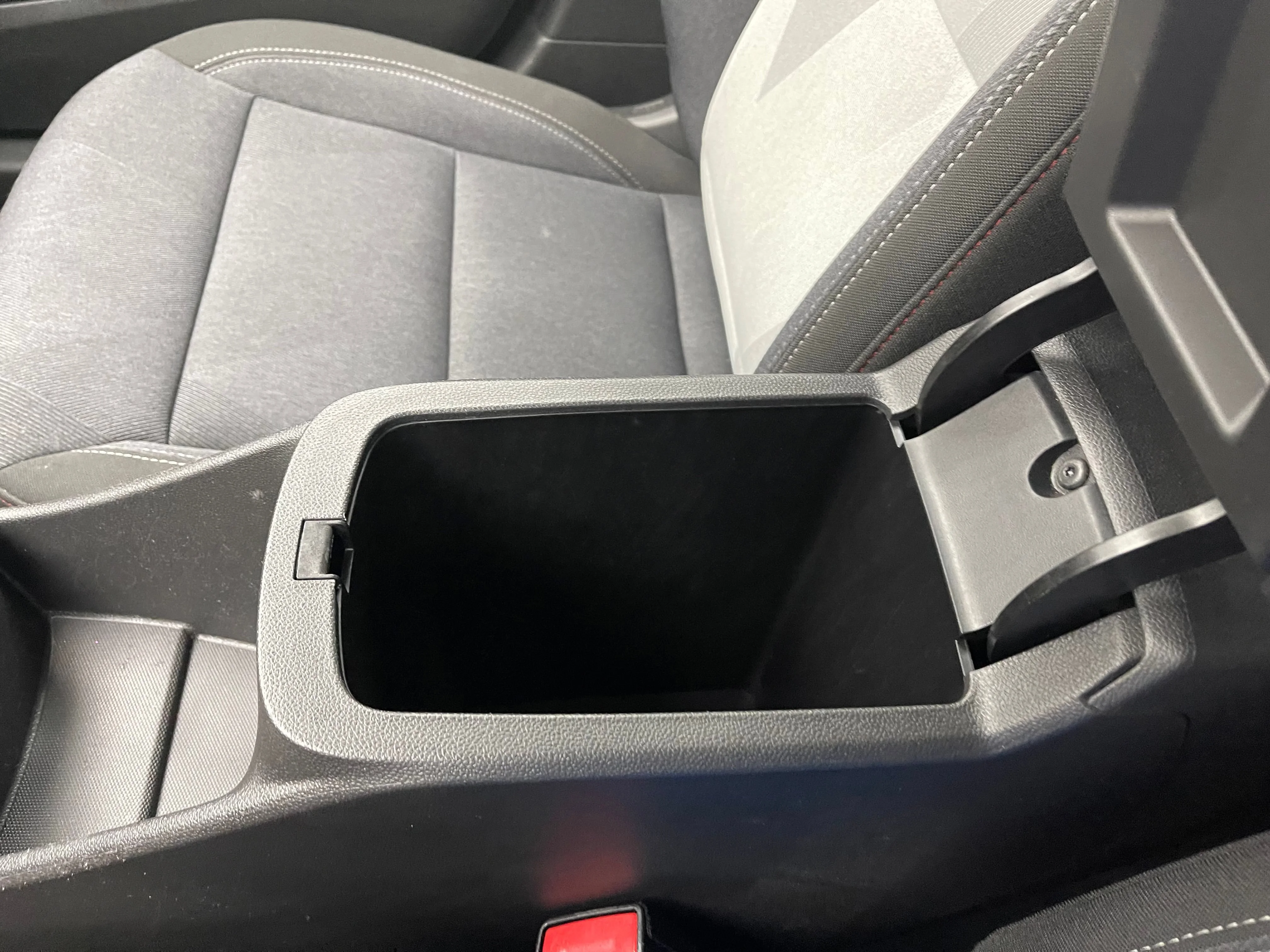 Used 2024 Summit White Chevrolet 1RS image 28