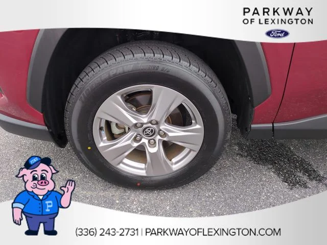 Used 2022 Red Toyota XLE image 10