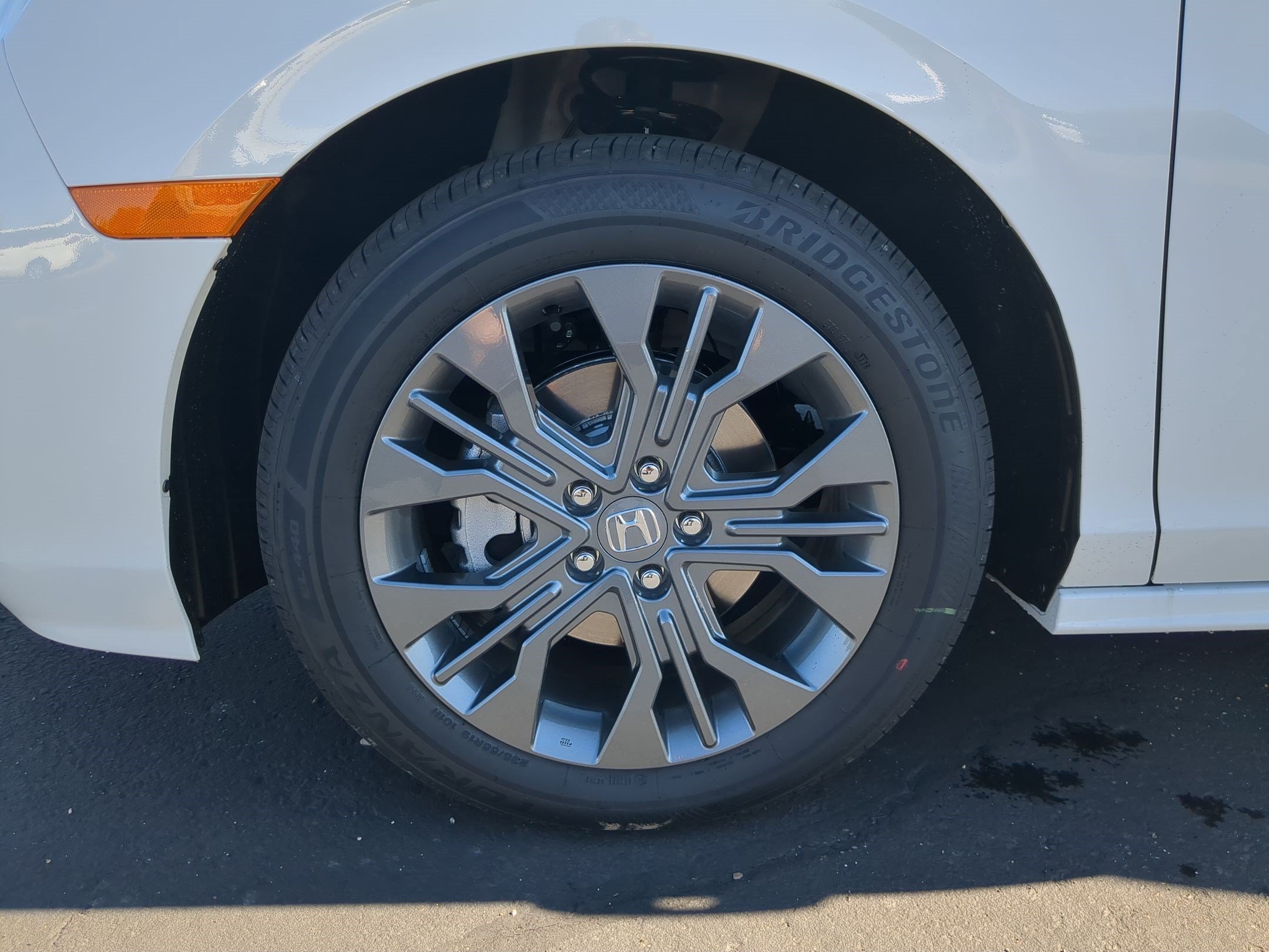 New 2027 Platinum White Pearl Honda Touring image 26