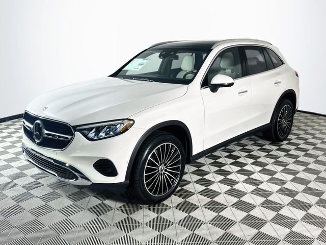 New 2027 Polar White Mercedes-Benz GLC 300 image 3