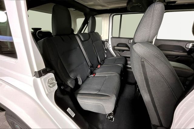2026 Jeep Wrangler 4-Door Sahara - Photo 11