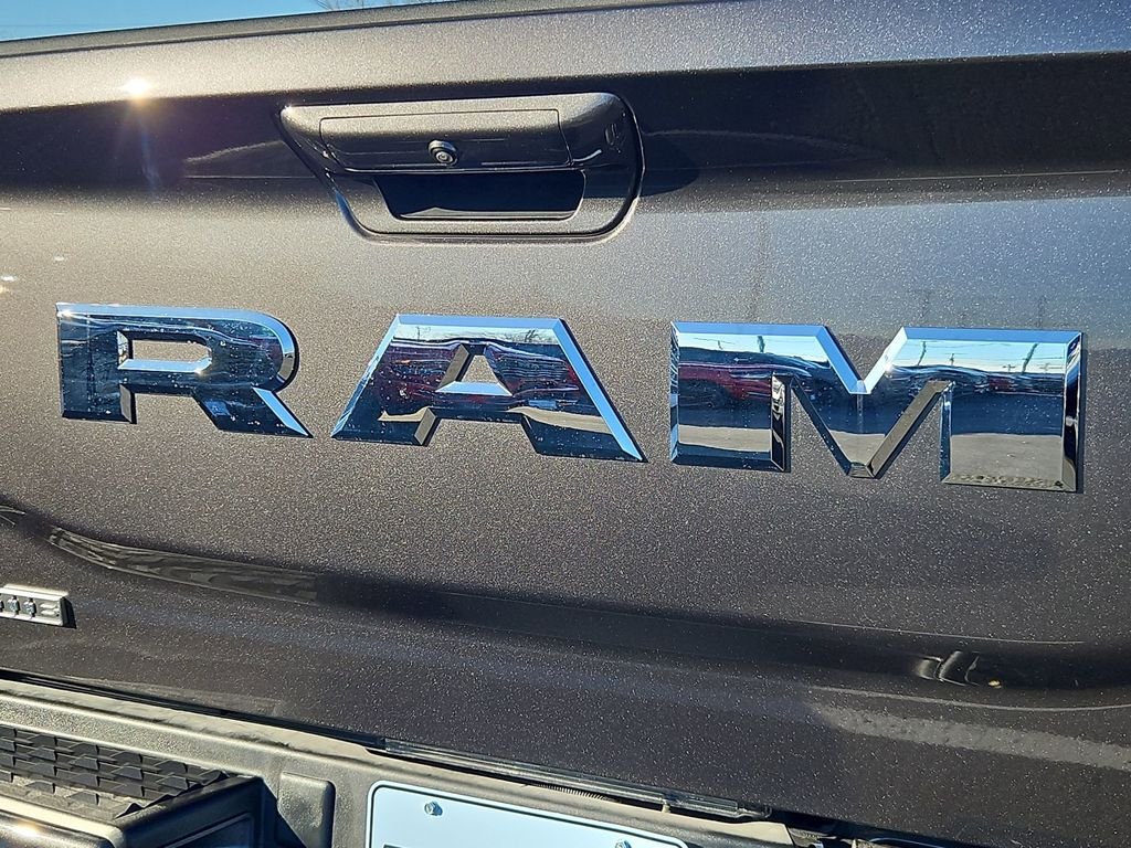 New 2026 Granite Crystal Metallic Clear-Coat Exterior Paint RAM Laramie image 25