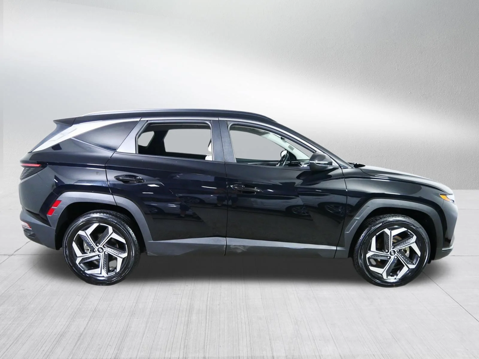 Used 2023 Phantom Black Hyundai SEL image 8