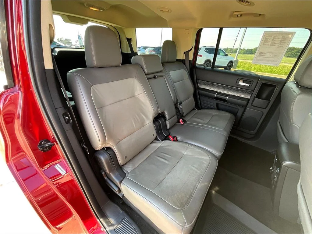 Used 2019 Red Ford SEL image 15