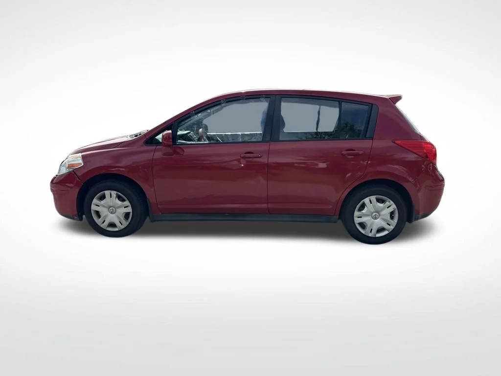 Used 2011 Red Nissan 1.8 S image 8