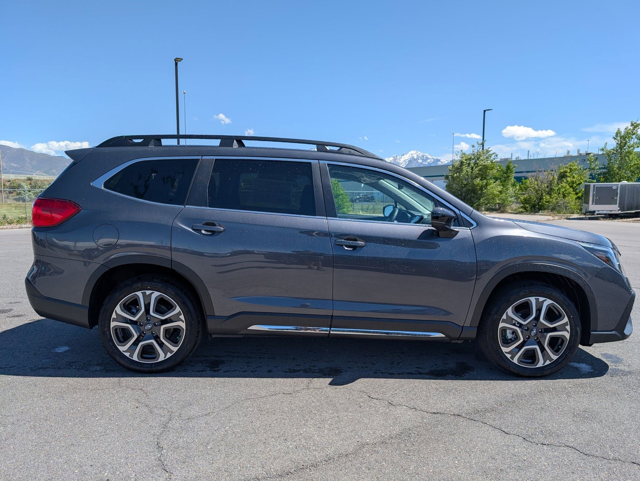 New 2026 MAGNETITE GRAY METALLIC Subaru Limited 7-Passenger image 2