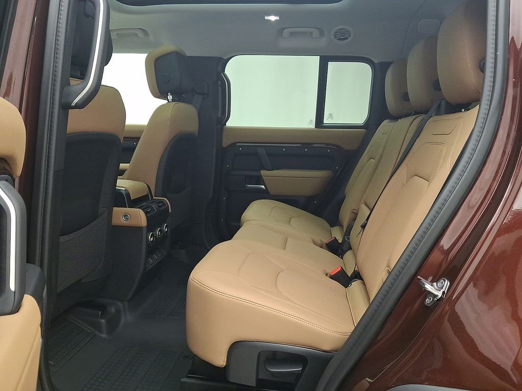 New 2026 Sedona Red Land Rover S image 6